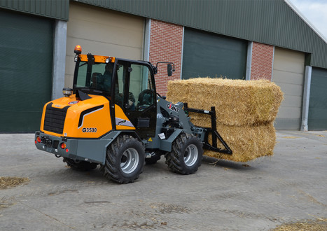 Giant G3500 Z-BAR med redskab – producentfoto 2