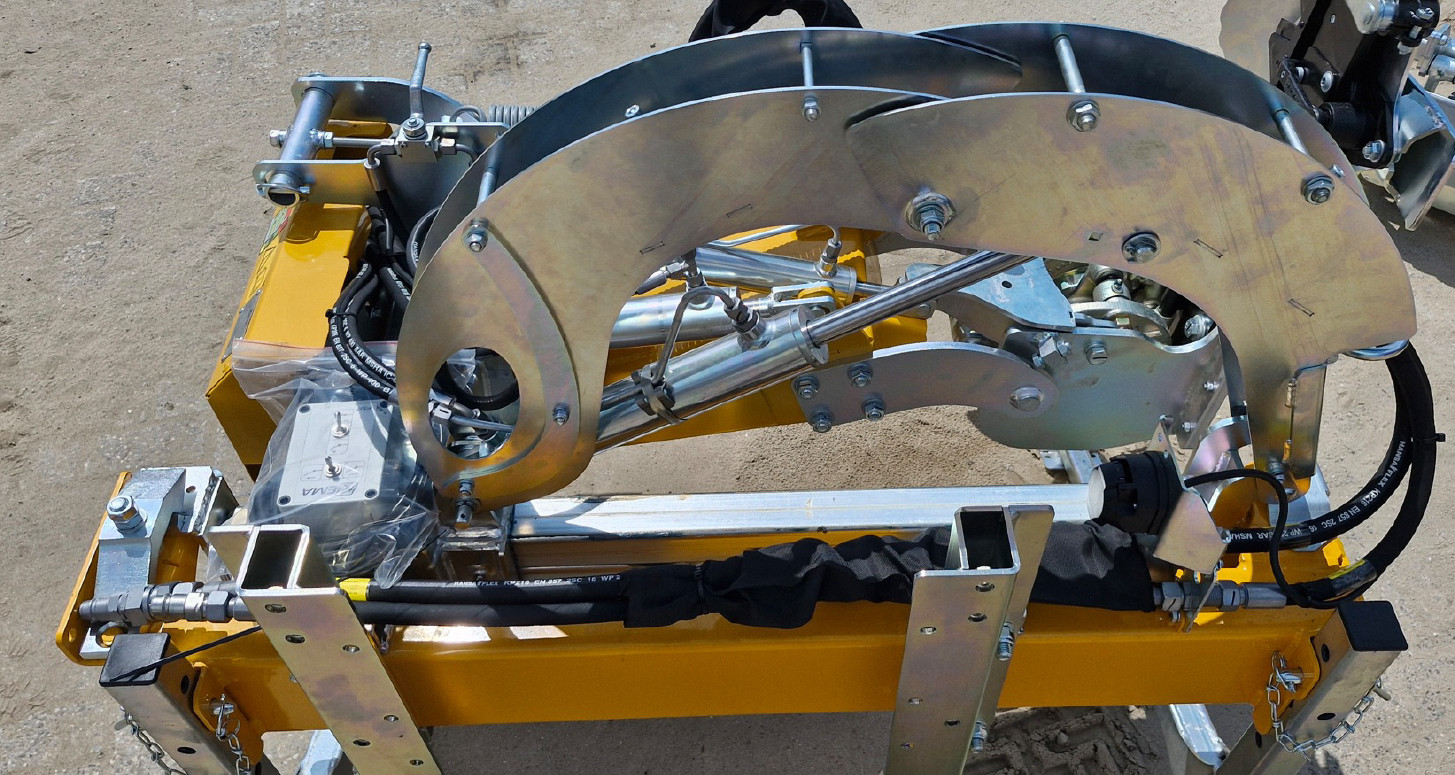 giant sickle bar mower with side arm 1